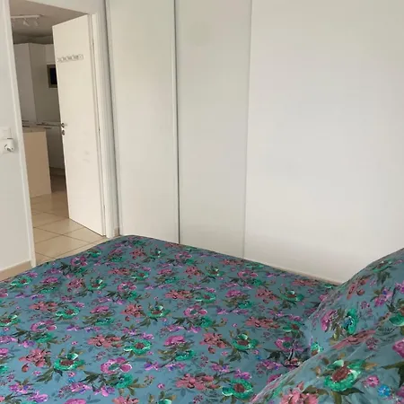 Apartman A Avec Piscine Et Terrasse *