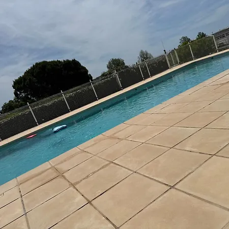 A Avec Piscine Et Terrasse Апартаменты *